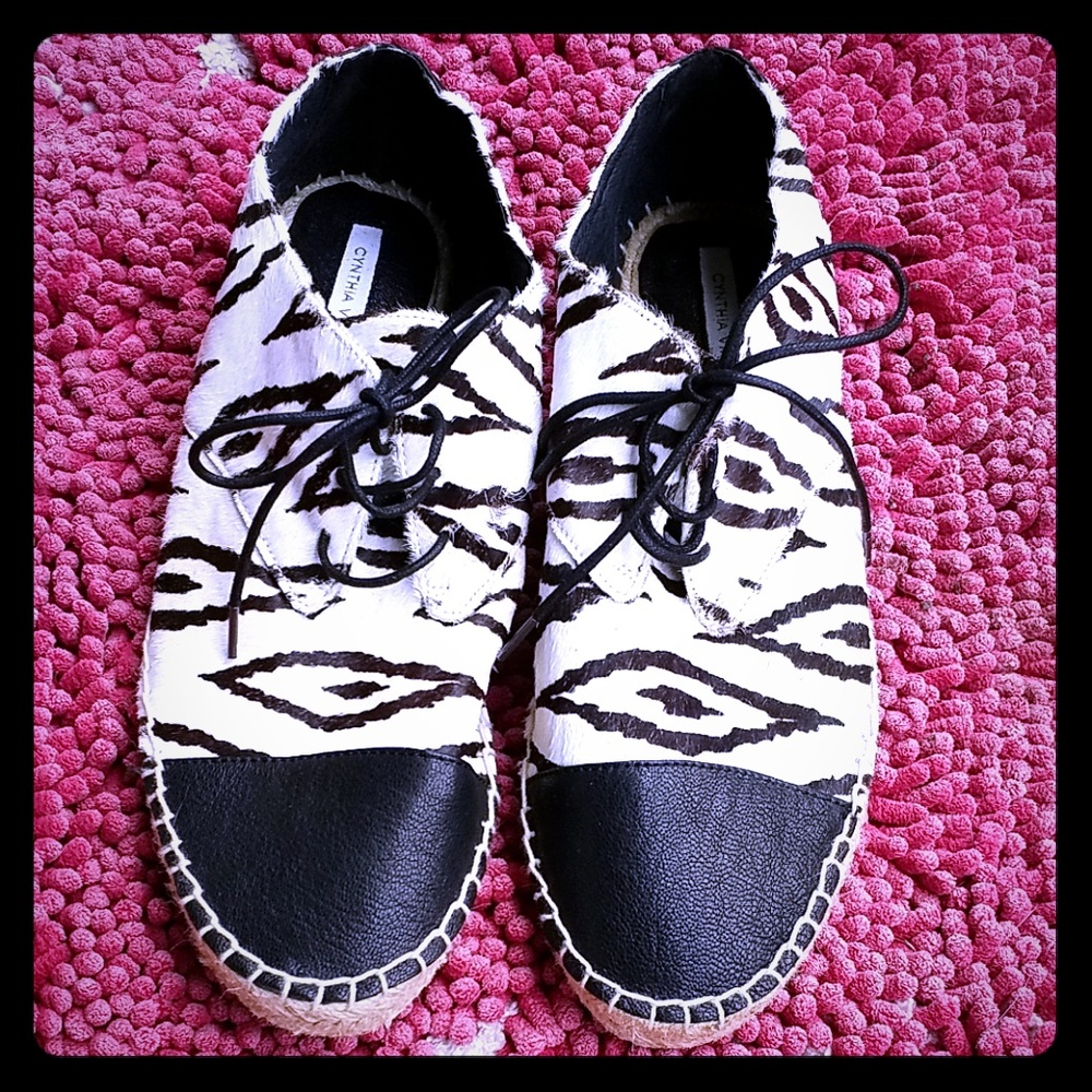 Cynthia Vincent Cowhide & Leather Esp. NWOT